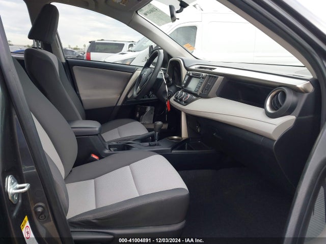 JTMZFREV2FJ057088 Toyota RAV4 LE