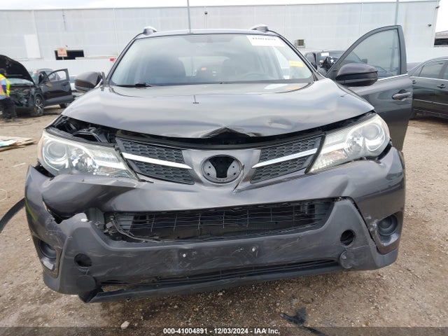 JTMZFREV2FJ057088 Toyota RAV4 LE