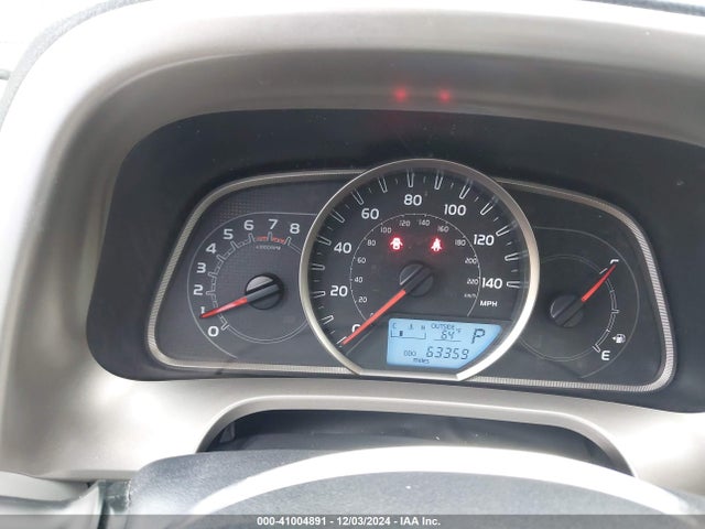 JTMZFREV2FJ057088 Toyota RAV4 LE