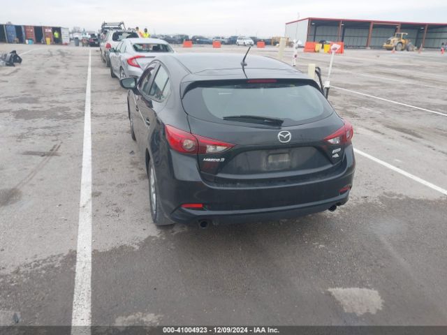 2018 MAZDA MAZDA3 3MZBN1K76JM211189 Photo 2