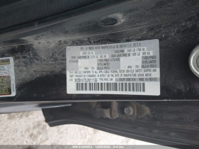 2018 MAZDA MAZDA3 3MZBN1K76JM211189 Photo 8