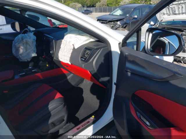 2T2KGCEZ4RC041002 Lexus Nx 350 F Sport Handling