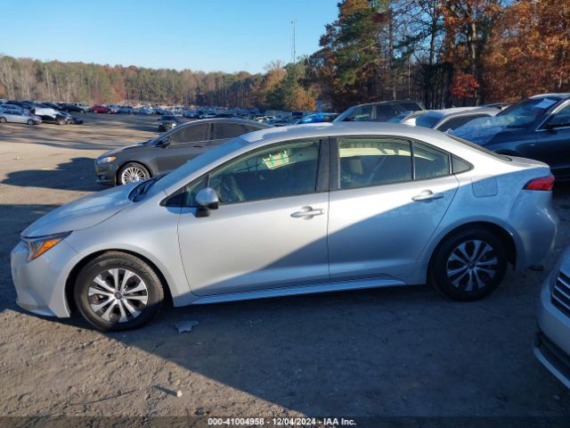 JTDEAMDE7NJ055305 Toyota Corolla Hybrid Le