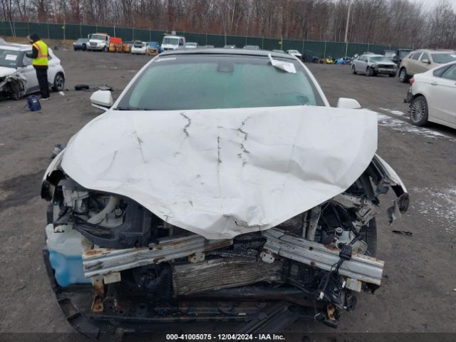 3LN6L2J99ER819229 Lincoln MKZ