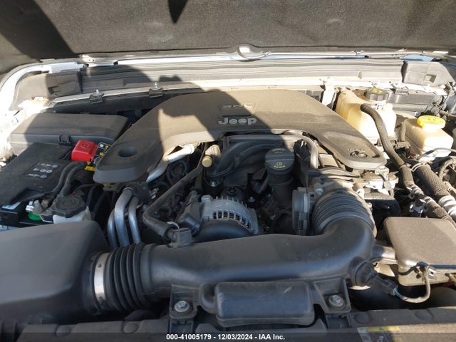 1C4HJXDGXKW621097 Jeep Wrangler Unlimited Sport Altitude 4x4
