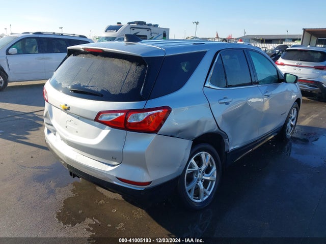 Chevrolet EQUINOX LT 2018 2GNAXKEXXJ6227391 Image 4