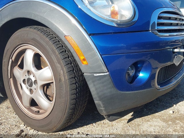 2009 MINI COOPER CLUBMAN WMWML33599TN68581 Photo 5