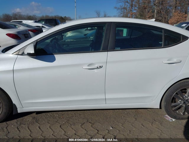 Hyundai Elantra Value Edition 2018 5NPD84LF5JH306262 Image 14