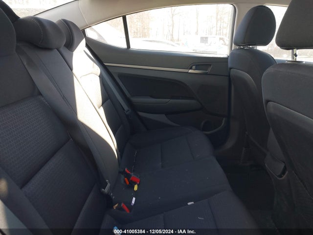 Hyundai Elantra Value Edition 2018 5NPD84LF5JH306262 Image 8