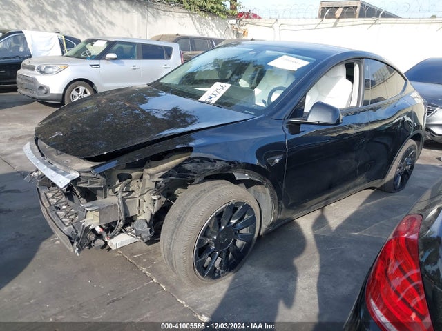 2023 TESLA MODEL Y 7SAYGDEE8PA117508 Photo 1