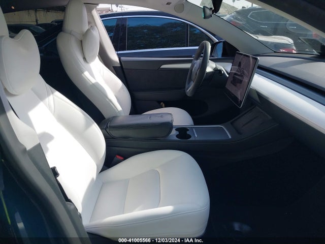 2023 TESLA MODEL Y 7SAYGDEE8PA117508 Photo 4