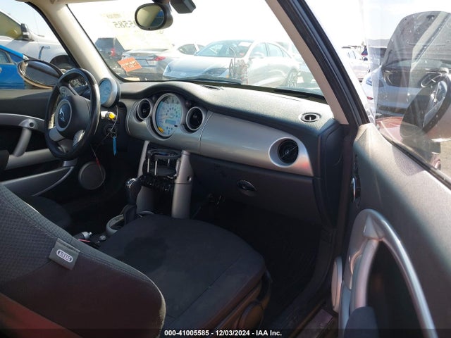 2005 MINI COOPER WMWRC33595TJ70898 Photo 4