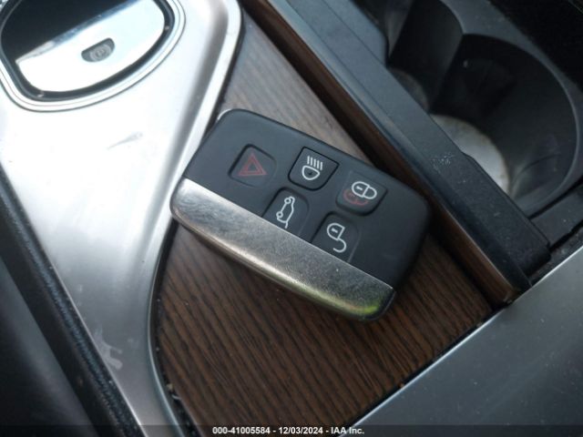 2013 JAGUAR XF SAJWJ0EF1D8S92903 Photo 10