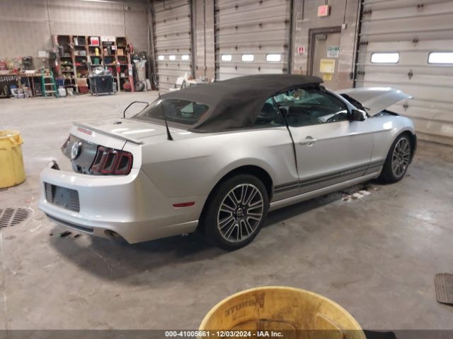 1ZVBP8EM1E5289685 Ford Mustang V6 Premium