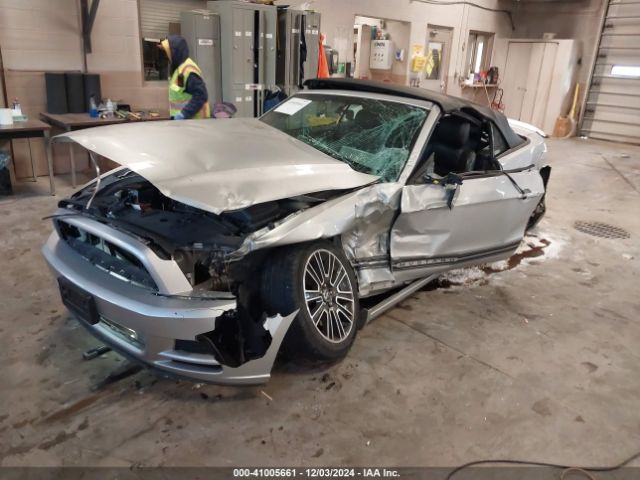 1ZVBP8EM1E5289685 Ford Mustang V6 Premium