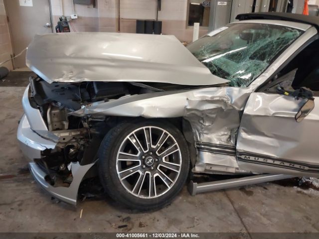 1ZVBP8EM1E5289685 Ford Mustang V6 Premium