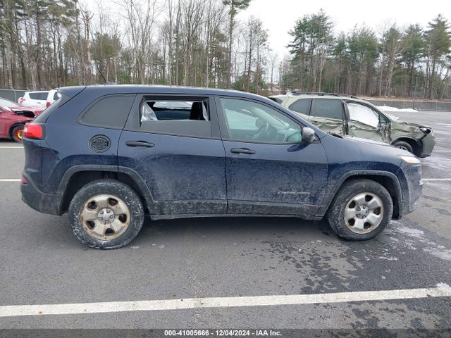 1C4PJMAB1EW273035 Jeep Cherokee Sport
