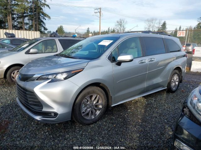 5TDJSKFC3SS156108 Toyota SIENNA XLE