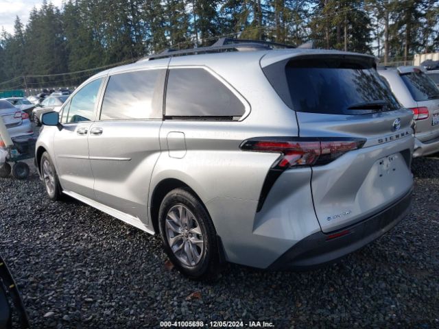 5TDJSKFC3SS156108 Toyota SIENNA XLE