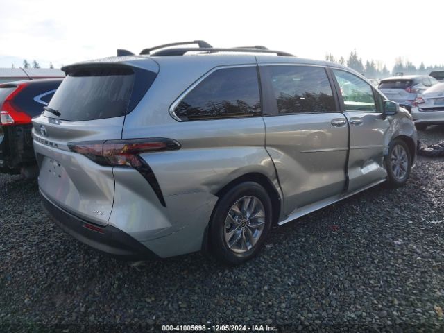 5TDJSKFC3SS156108 Toyota SIENNA XLE