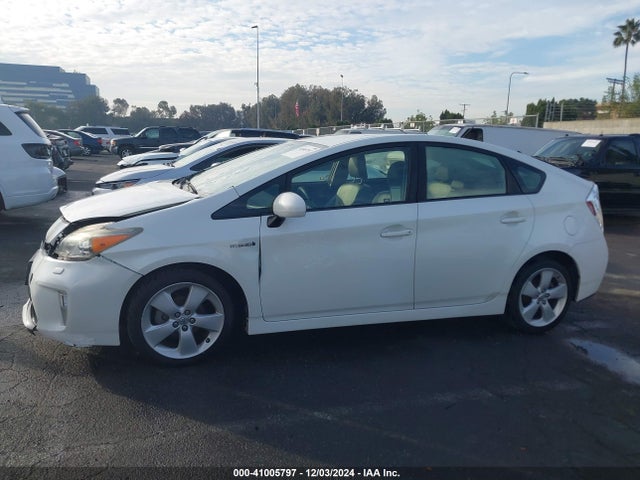 JTDKN3DU7F1872641 Toyota Prius Five
