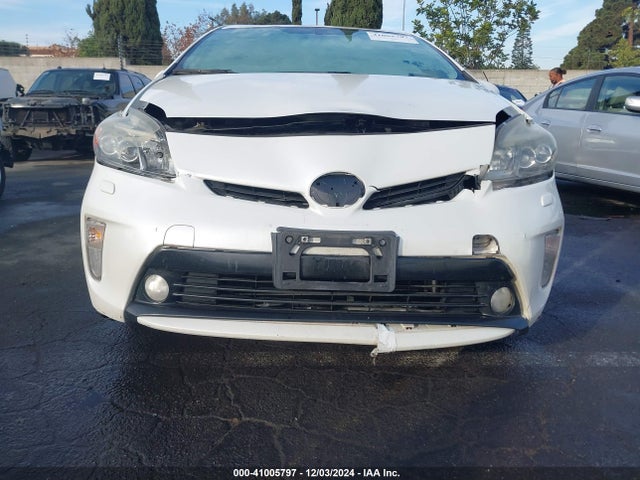 JTDKN3DU7F1872641 Toyota Prius Five
