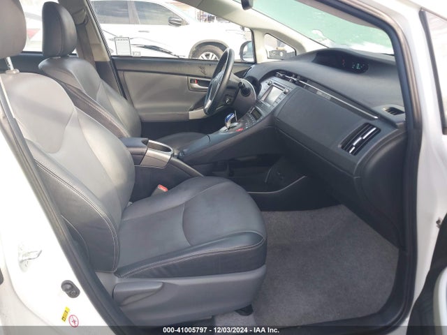 JTDKN3DU7F1872641 Toyota Prius Five