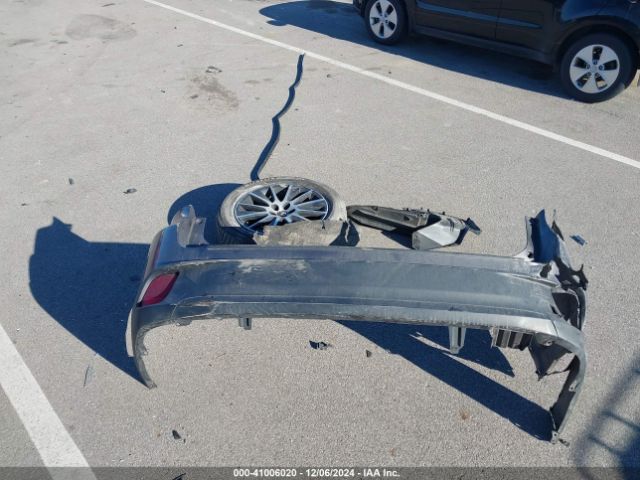 5TDJZRFH5JS815868 Toyota Highlander Se