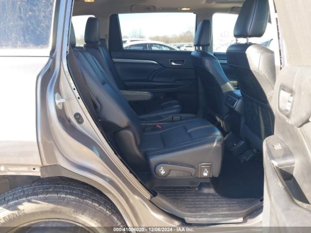 5TDJZRFH5JS815868 Toyota Highlander Se