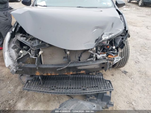 2T1BURHE3JC041876 Toyota COROLLA LE