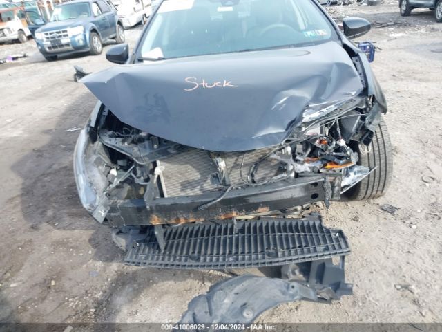 2T1BURHE3JC041876 Toyota COROLLA LE
