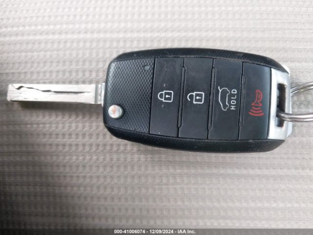 5XYKTCA6XEG483924 KIA SORENTO LX