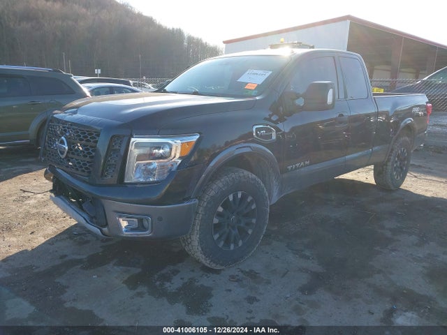 Nissan Titan Pro-4x 2017 1N6AA1C53HN552540 Image 2