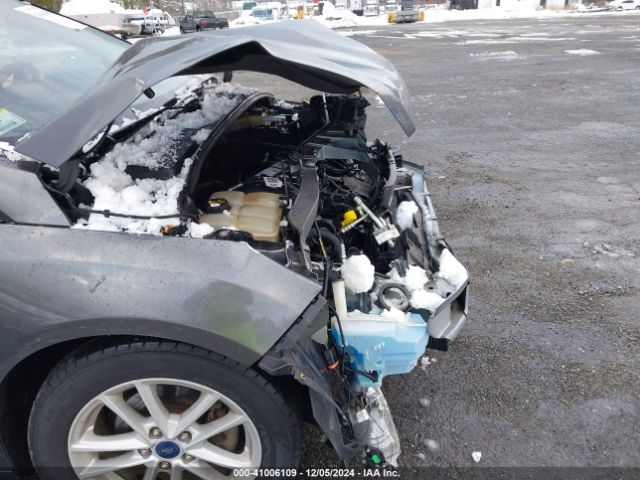 1FADP3F25HL297404 Ford FOCUS SE
