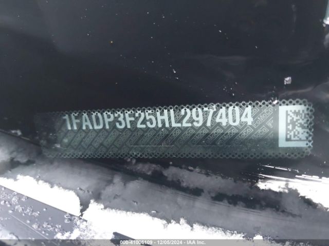 1FADP3F25HL297404 Ford FOCUS SE