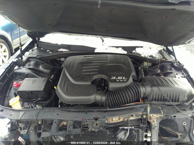 Chrysler 300 2014 2C3CCARG3EH381781 Image 10