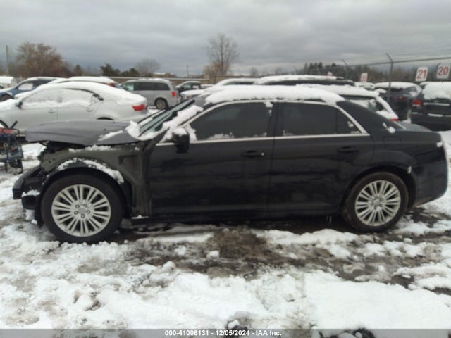 2C3CCARG3EH381781 Chrysler 300
