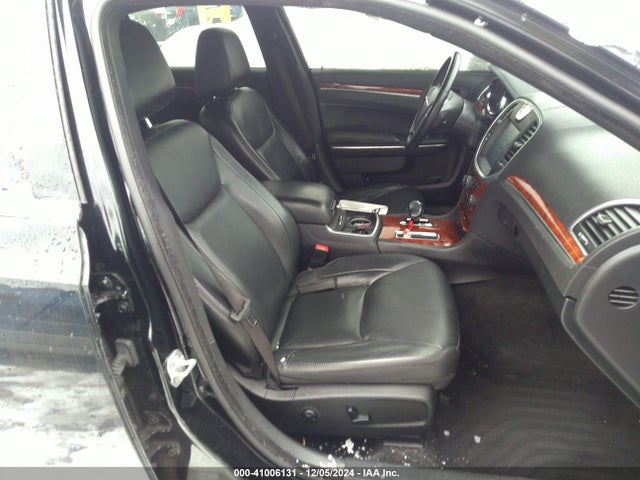 2C3CCARG3EH381781 Chrysler 300