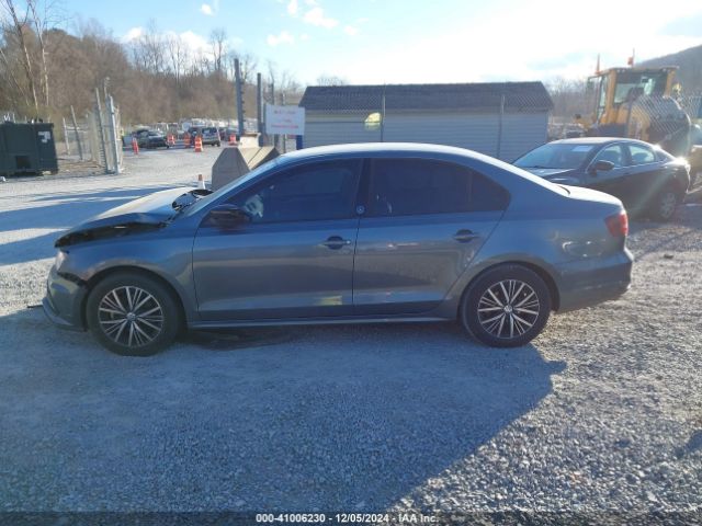 3VWDB7AJ9JM204819 Volkswagen Jetta