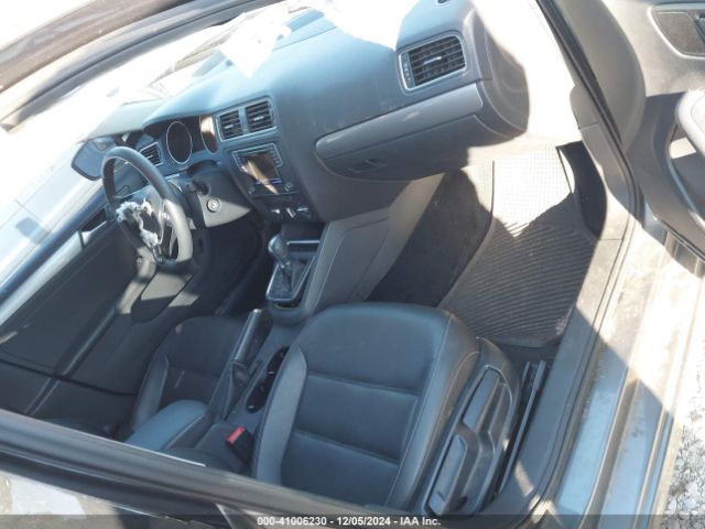 3VWDB7AJ9JM204819 Volkswagen Jetta