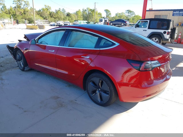 2019 TESLA MODEL 3 5YJ3E1EA7KF312441 Photo 2