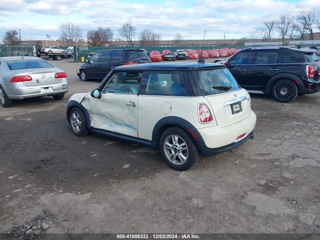 2013 MINI HARDTOP WMWSU3C55DT679738 Photo 2
