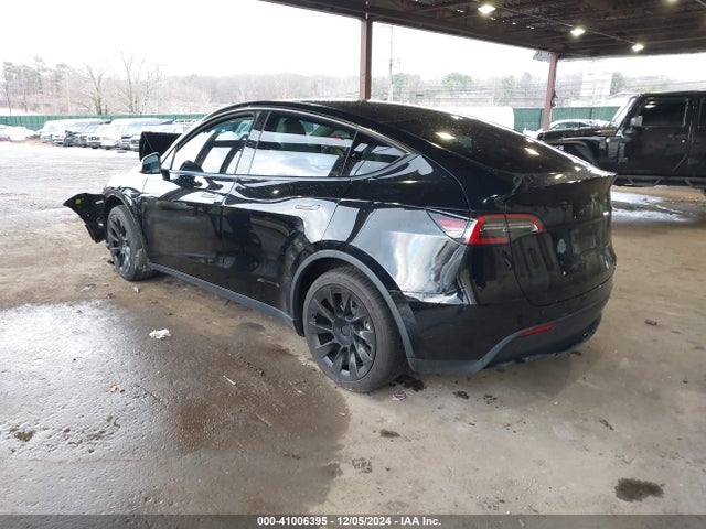 2022 TESLA MODEL Y 7SAYGDEE6NF321756 Photo 2