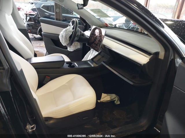 2022 TESLA MODEL Y 7SAYGDEE6NF321756 Photo 4