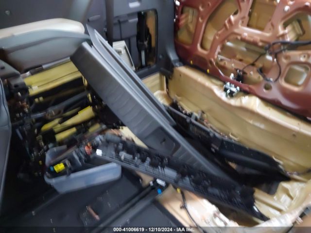 KNDNB4H3XP6222221 KIA Carnival Mpv Lx Seat Package
