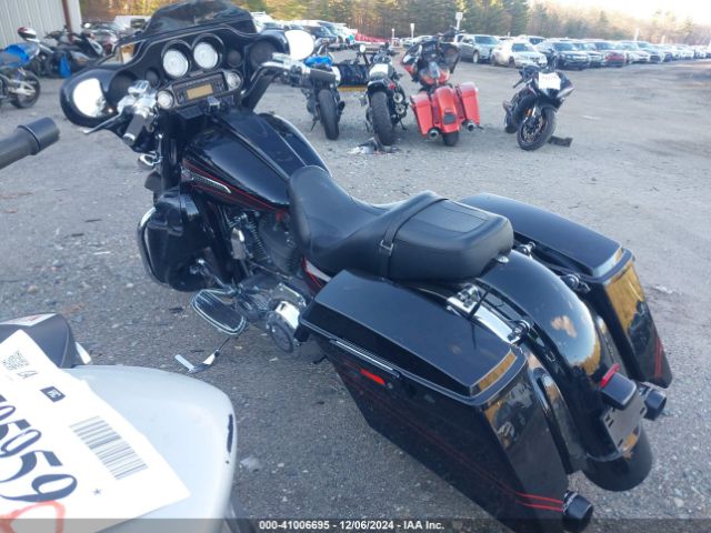 2011 HARLEY-DAVIDSON FLHXSE2 1HD1PZ810BB953962 Photo 2