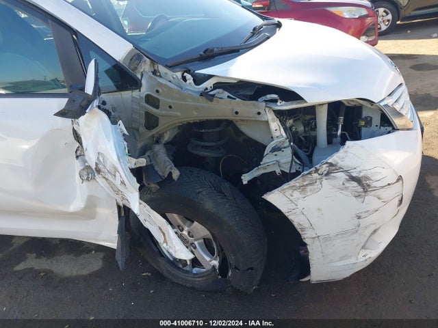 Toyota Sienna Le 8 Passenger 2017 5TDKZ3DCXHS871727 Image 6