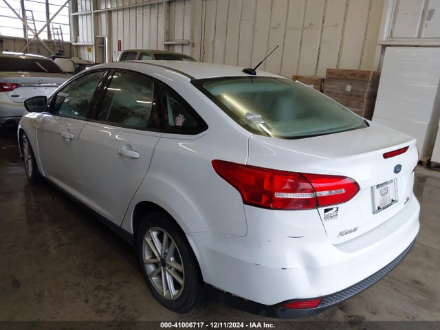 Ford FOCUS SE 2016 1FADP3F25GL323675 Image 3
