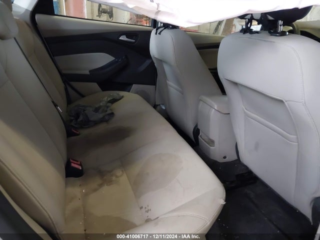 Ford FOCUS SE 2016 1FADP3F25GL323675 Image 8