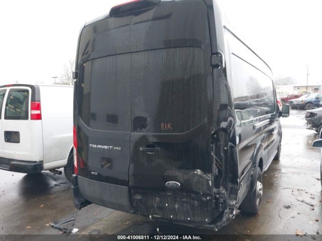 1FTBR3U85NKA64644 Ford Transit-250 Cargo Van